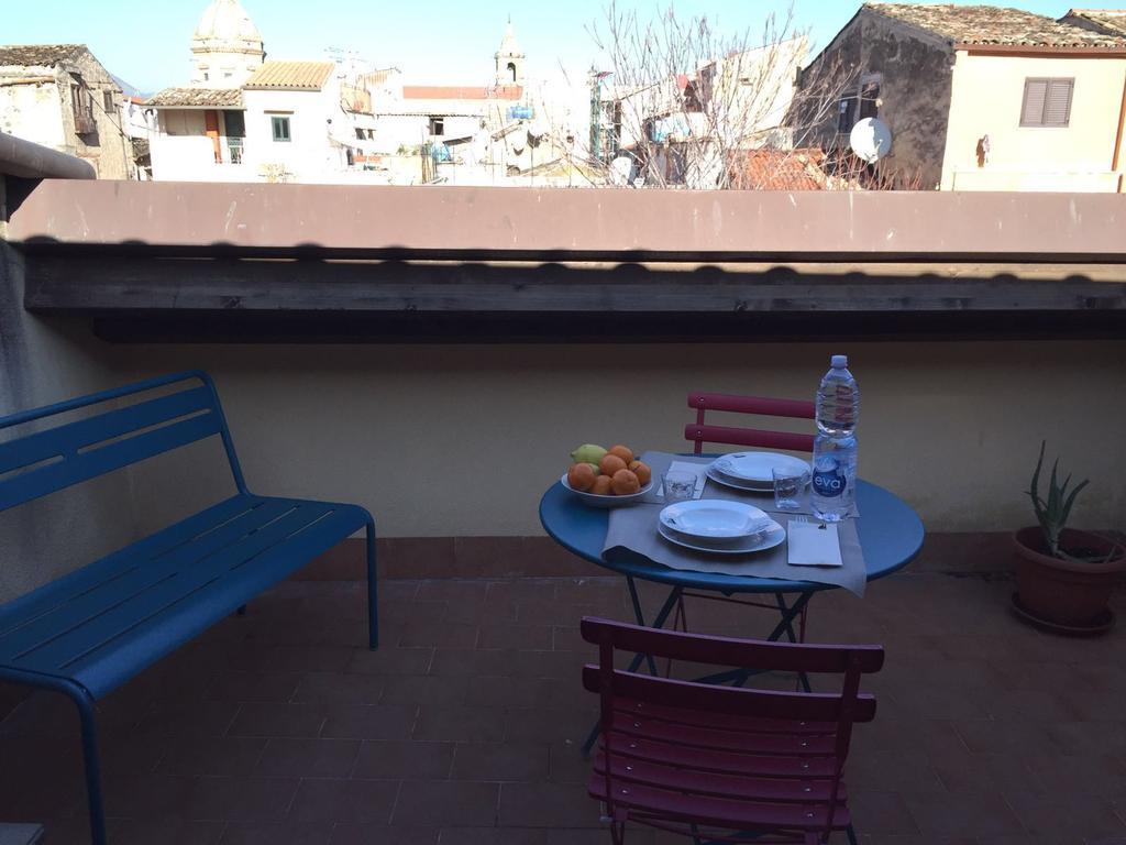 Appartamento Delle Pergole ปาแลร์โม ภายนอก รูปภาพ